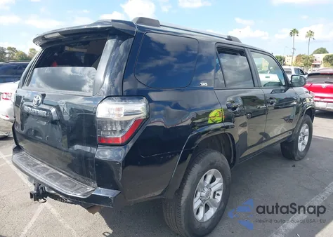 2022 Toyota 4Runner Sr5 z USA, uszkodzony, nr VIN JTEMU5JR2N6082183